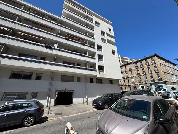 A la vente box double secteur Jean Martin/Timone 28 m2