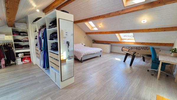 Spacieux Duplex T5 au Coeur de Messery