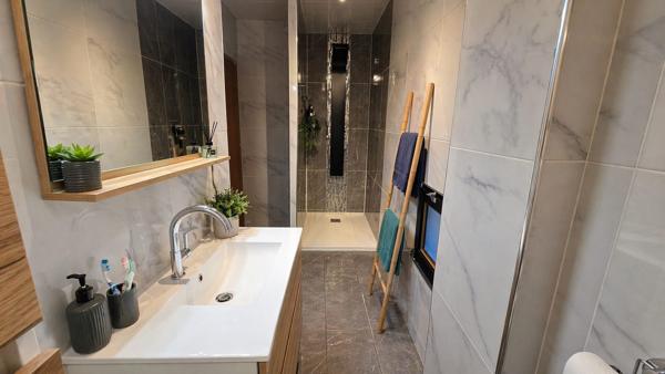 Spacieux Duplex T5 au Coeur de Messery