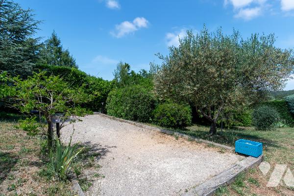 EXCLUSIVITE Vidauban Les Chaumes – Superbe villa avec piscine sur terrain paysager de 3 000 m²
