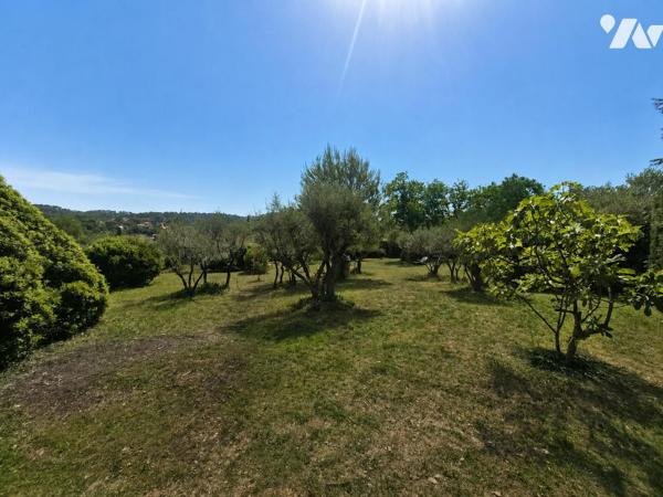 EXCLUSIVITE Vidauban Les Chaumes – Superbe villa avec piscine sur terrain paysager de 3 000 m²