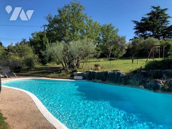 EXCLUSIVITE Vidauban Les Chaumes – Superbe villa avec piscine sur terrain paysager de 3 000 m²