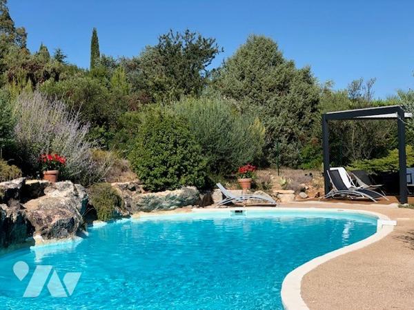 EXCLUSIVITE Vidauban Les Chaumes – Superbe villa avec piscine sur terrain paysager de 3 000 m²