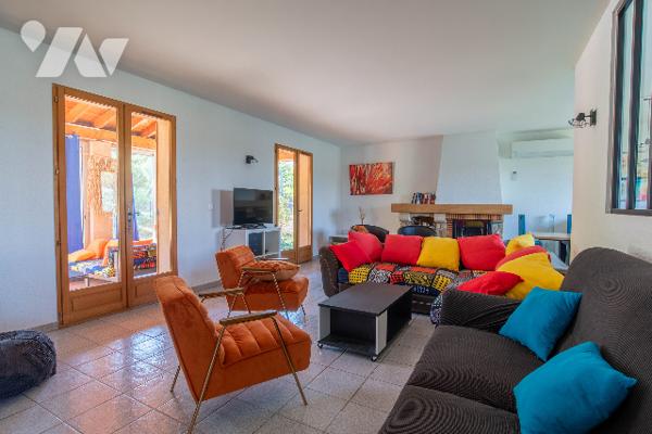 EXCLUSIVITE Vidauban Les Chaumes – Superbe villa avec piscine sur terrain paysager de 3 000 m²