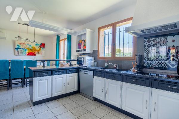 EXCLUSIVITE Vidauban Les Chaumes – Superbe villa avec piscine sur terrain paysager de 3 000 m²