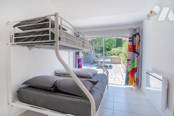 EXCLUSIVITE Vidauban Les Chaumes – Superbe villa avec piscine sur terrain paysager de 3 000 m²