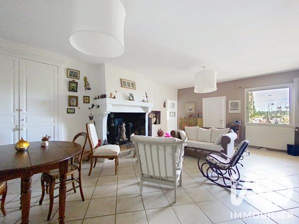 Immeuble à vendre 331 m² La Laupie