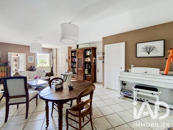 Immeuble à vendre 331 m² La Laupie