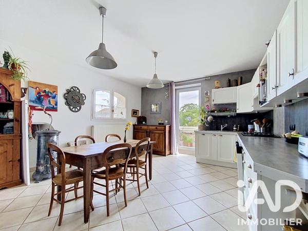 Immeuble à vendre 331 m² La Laupie