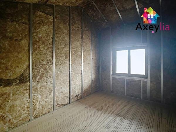 Saint-Germain-Laval (42260) A VENDRE - SECTEUR SAINT-GERMAIN-LAVAL - ANCIEN CORPS DE FERME AVEC MAISON D'HABITATION ET DÉPENDANCES DIVERSE