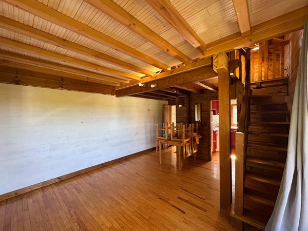 Chalet bois madrier Montmorot / 3 pièces / 2 chambres / 50 m²