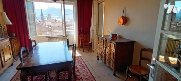 appartement T4 avec terrasse au 4ième étage et garage