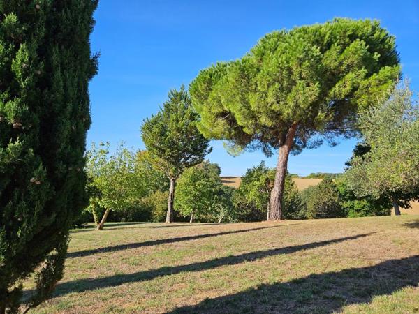 Bon Encontre : Maison familiale 160 m² - Vue panoramique et position dominante