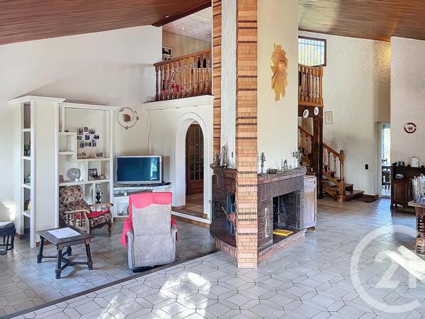 Maison à vendre  6 pièces - 252 m 2   ELNE  - 66