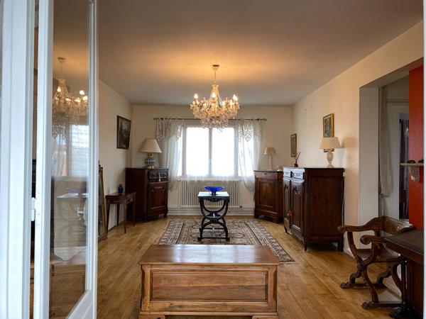 A Vendre, plein centre ville de Périgueux (24000) bel APPARTEMENT de plus de 75 m² en résidence sécurisée avec ascenseur