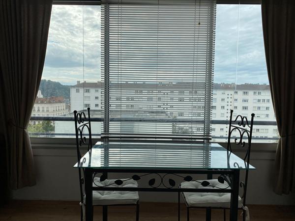 A Vendre, plein centre ville de Périgueux (24000) bel APPARTEMENT de plus de 75 m² en résidence sécurisée avec ascenseur