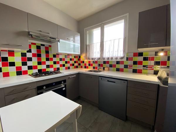A Vendre, plein centre ville de Périgueux (24000) bel APPARTEMENT de plus de 75 m² en résidence sécurisée avec ascenseur
