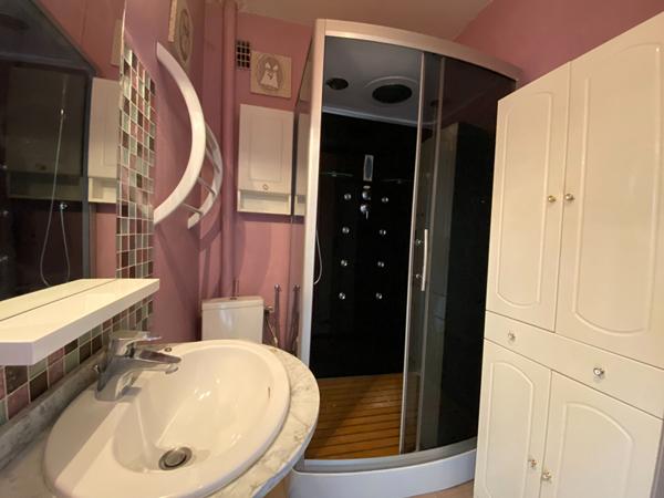 A Vendre, plein centre ville de Périgueux (24000) bel APPARTEMENT de plus de 75 m² en résidence sécurisée avec ascenseur