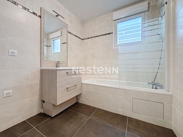 ISSY LES MOULINEAUX - AVENUE VICTOR CRESSON - Vente d'un appartement 3 pièces traversant avec balcon immeuble standing