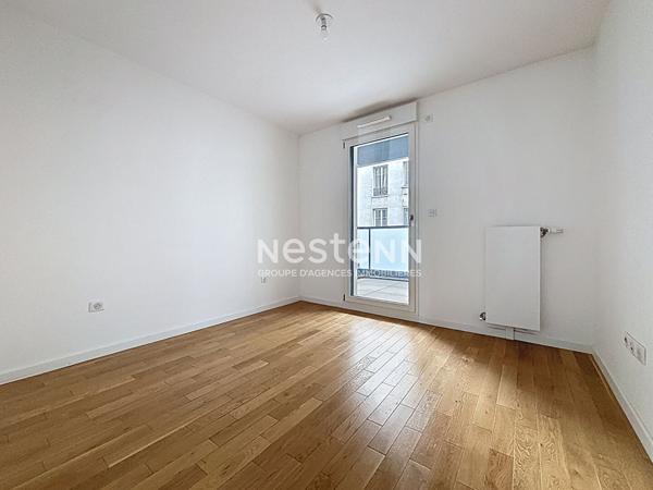 ISSY LES MOULINEAUX - AVENUE VICTOR CRESSON - Vente d'un appartement 3 pièces traversant avec balcon immeuble standing