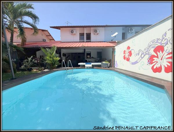 A VENDRE A KOUROU (GUYANE FRANCAISE) UNE MAGNIFIQUE VILLA T5 (R+1) de 97 m² - TERRAIN DE 306 m² - AU PRIX DE 399 000 €.