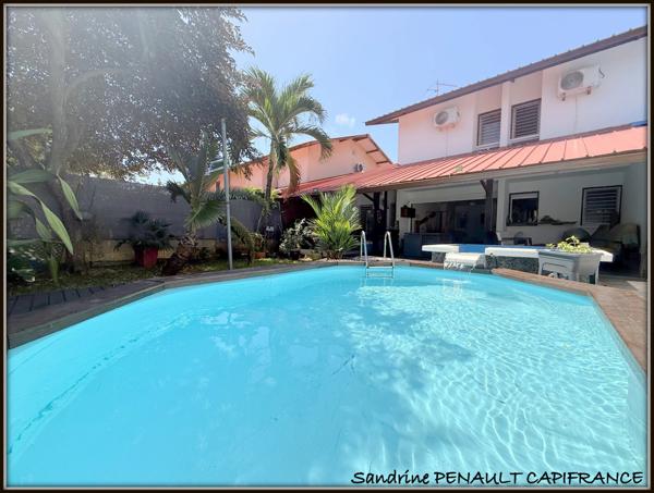 A VENDRE A KOUROU (GUYANE FRANCAISE) UNE MAGNIFIQUE VILLA T5 (R+1) de 97 m² - TERRAIN DE 306 m² - AU PRIX DE 399 000 €.