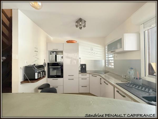 A VENDRE A KOUROU (GUYANE FRANCAISE) UNE MAGNIFIQUE VILLA T5 (R+1) de 97 m² - TERRAIN DE 306 m² - AU PRIX DE 399 000 €.