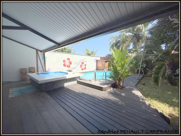 A VENDRE A KOUROU (GUYANE FRANCAISE) UNE MAGNIFIQUE VILLA T5 (R+1) de 97 m² - TERRAIN DE 306 m² - AU PRIX DE 399 000 €.