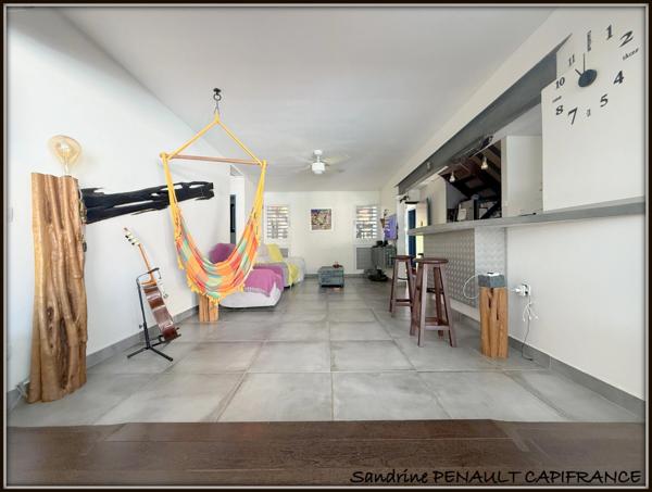 A VENDRE A KOUROU (GUYANE FRANCAISE) UNE MAGNIFIQUE VILLA T5 (R+1) de 97 m² - TERRAIN DE 306 m² - AU PRIX DE 399 000 €.