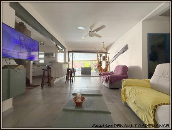 A VENDRE A KOUROU (GUYANE FRANCAISE) UNE MAGNIFIQUE VILLA T5 (R+1) de 97 m² - TERRAIN DE 306 m² - AU PRIX DE 399 000 €.