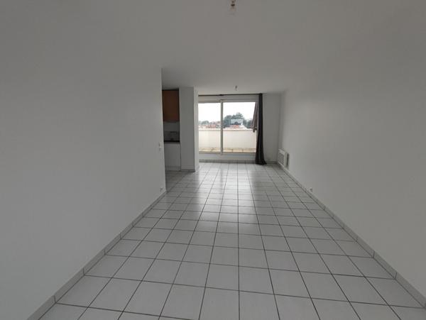 Appartement MONTGERON 1 pièce(s) 32.90m2