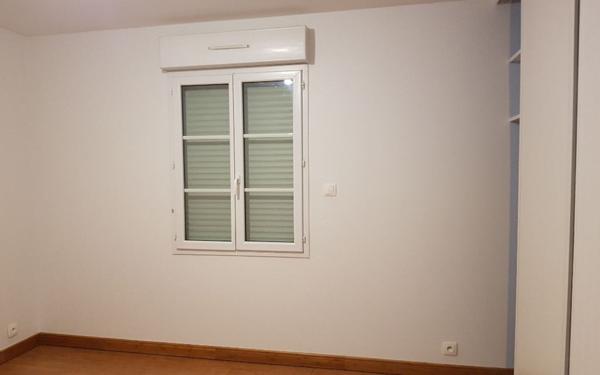 Maison à louer    3 pièces •  Saint-Cosme-en-Vairais