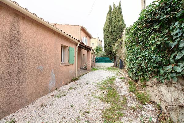 CHARMANTE MAISON DE VILLE T5 SUR SAINT-MITRE-LES-RAMPARTS - A VISITER SANS TARDER