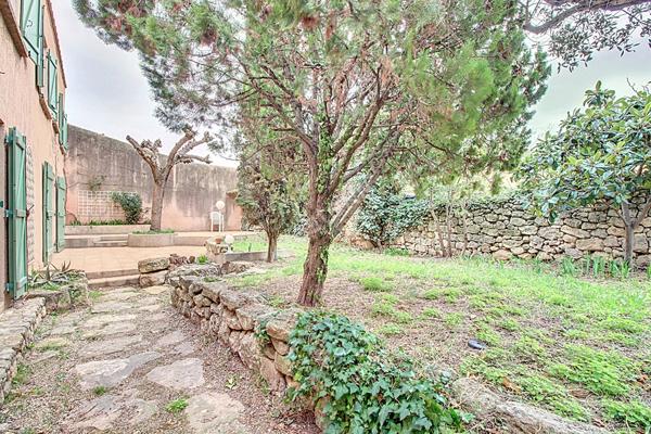 CHARMANTE MAISON DE VILLE T5 SUR SAINT-MITRE-LES-RAMPARTS - A VISITER SANS TARDER