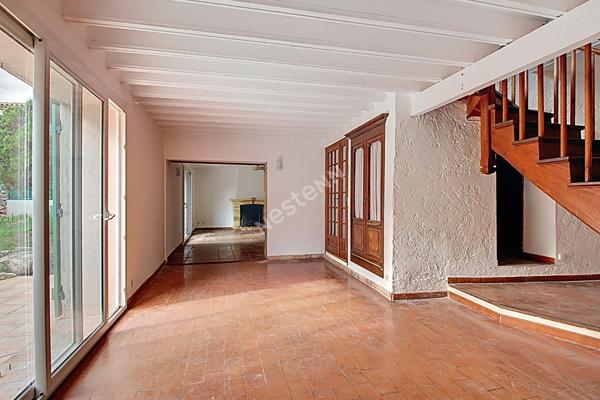 CHARMANTE MAISON DE VILLE T5 SUR SAINT-MITRE-LES-RAMPARTS - A VISITER SANS TARDER