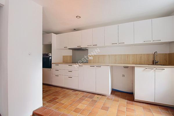 CHARMANTE MAISON DE VILLE T5 SUR SAINT-MITRE-LES-RAMPARTS - A VISITER SANS TARDER
