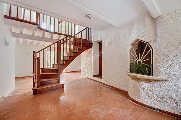 CHARMANTE MAISON DE VILLE T5 SUR SAINT-MITRE-LES-RAMPARTS - A VISITER SANS TARDER