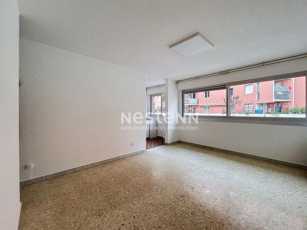 Studio Vide - 27,41m² - Double vitrage - Rez-de-chaussée - Location longue durée
