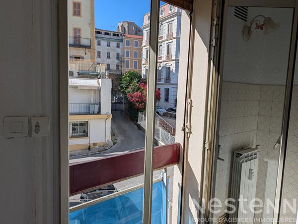 Appartement 1 pièce à louer à Hyères - Calme et Confort