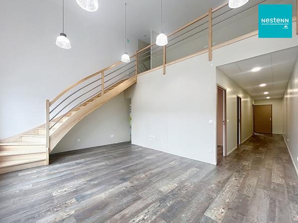 Local commercial/professionnel -  Saint Just Saint Rambert - 150 m²