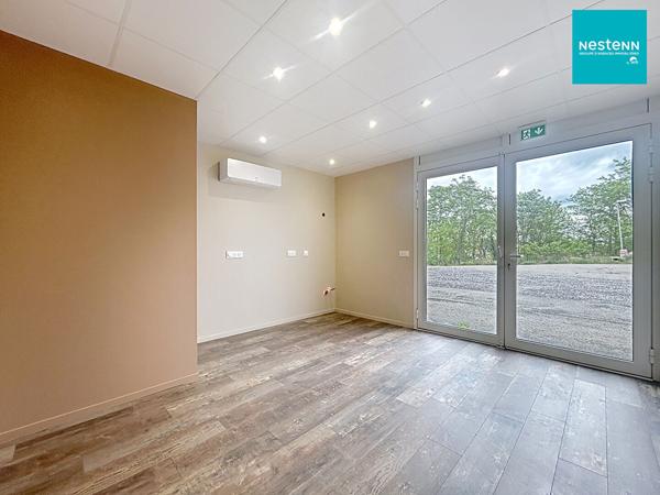Local commercial/professionnel -  Saint Just Saint Rambert - 150 m²