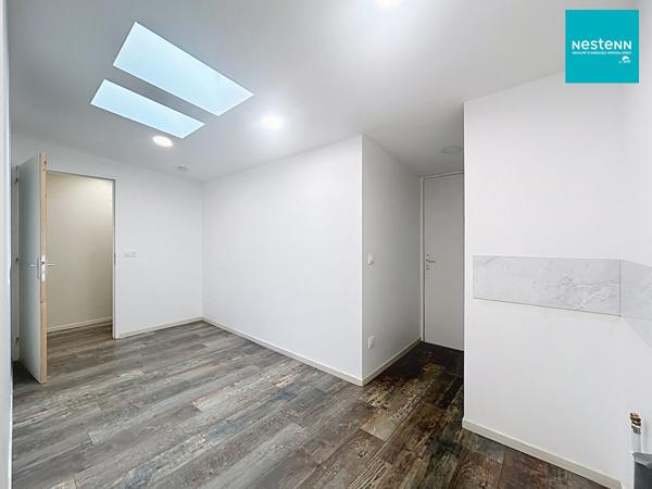 Local commercial/professionnel -  Saint Just Saint Rambert - 150 m²