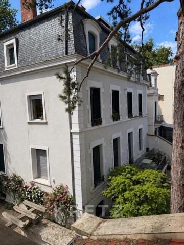 LYON 6 – APPARTEMENT AU DERNIER ETAGE