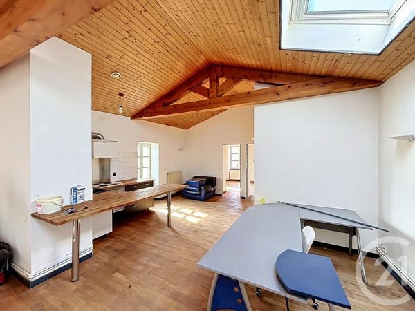 Maison à vendre  5 pièces - 185 m 2   ENNEZAT  - 63