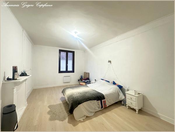 Centre de COURVILLE SUR EURE (28190) - Maison à louer- 2 chambres , cour, dépendances