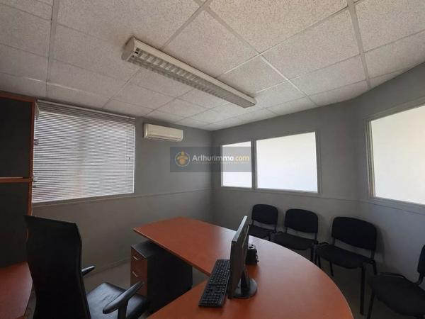 Location Local commercial 3 pièces 1600 m2 à Fréjus