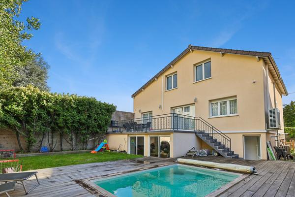 Rare sur le secteur ! Maison familiale avec piscine et grand jardin