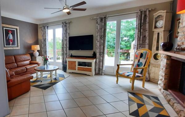 Maison à vendre 8 pièces  193 m² PROCHE AIRE SUR L'ADOUR (40) 5 Chambres-Garage-1900 m² de terrain avec piscine.