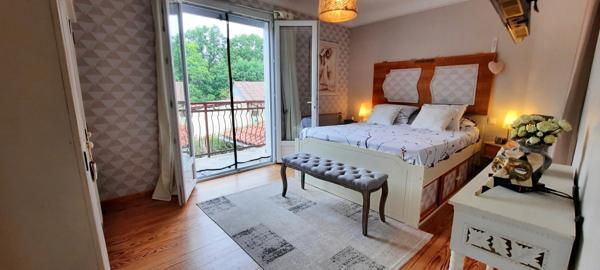 Maison à vendre 8 pièces  193 m² PROCHE AIRE SUR L'ADOUR (40) 5 Chambres-Garage-1900 m² de terrain avec piscine.
