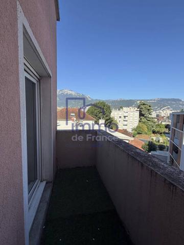 Appartement 1 pièce                                        - 38100 Grenoble Réf : 21762